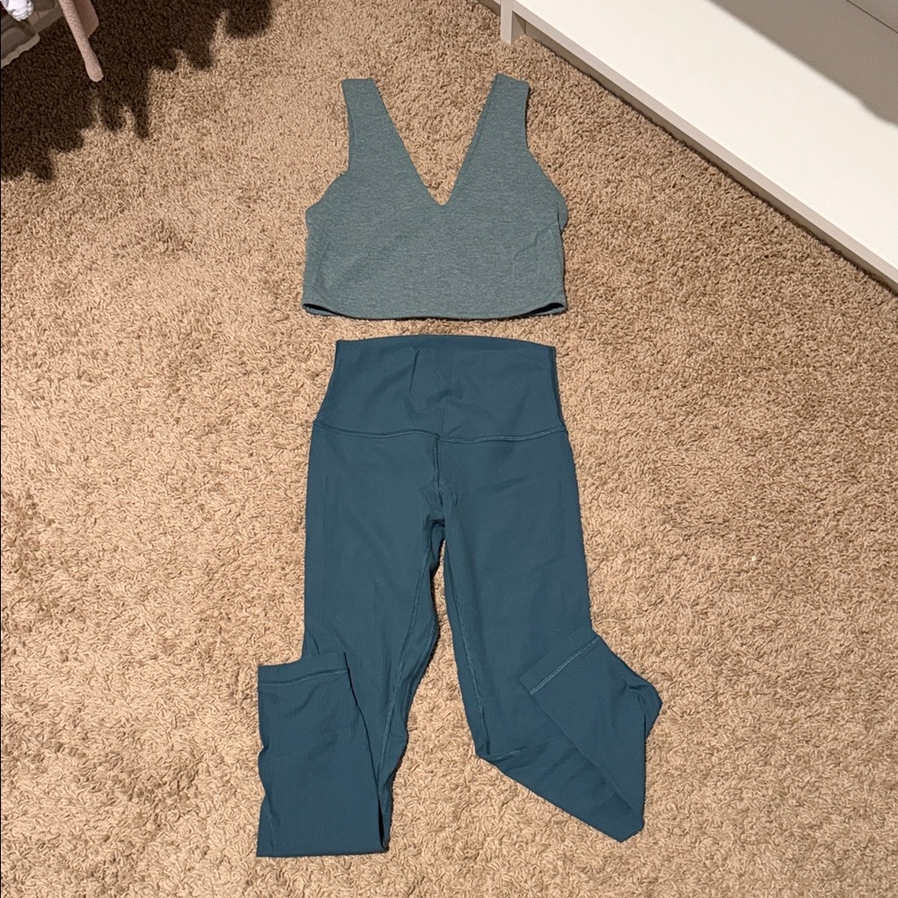 Lululemon Athletica Teal Leggings and Top Set